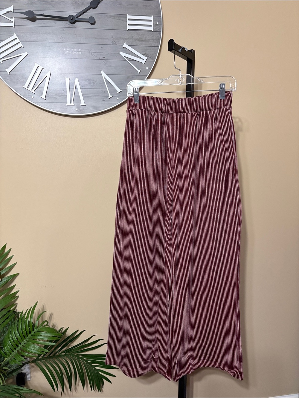 064 NWT GIGIO Give Me Space Women's Textured Wide Leg Pants - Picture 3 of 7